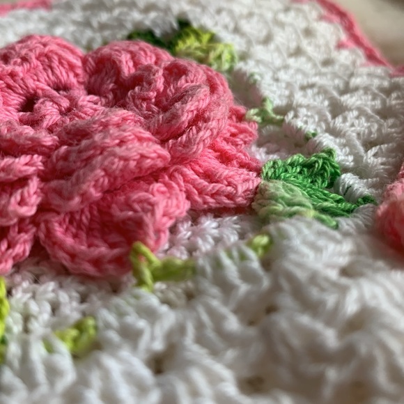 Hand crafted CROCHET 3D pink roses fancy pot holders cottage core - Picture 4 of 9